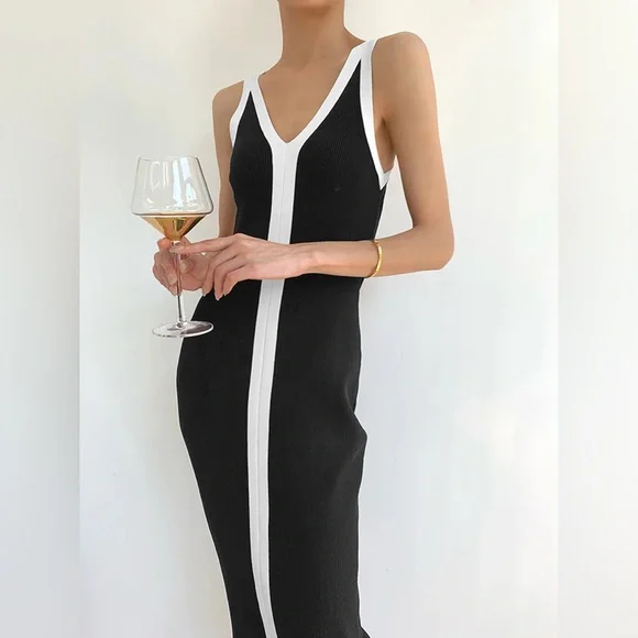 Black and white contrast knit v neck sleeveless midi dress with vented slit - Picture 6 of 11